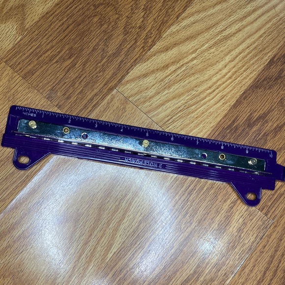 🆑 Ruler & Hole Puncher Two In One! - Picture 3 of 3